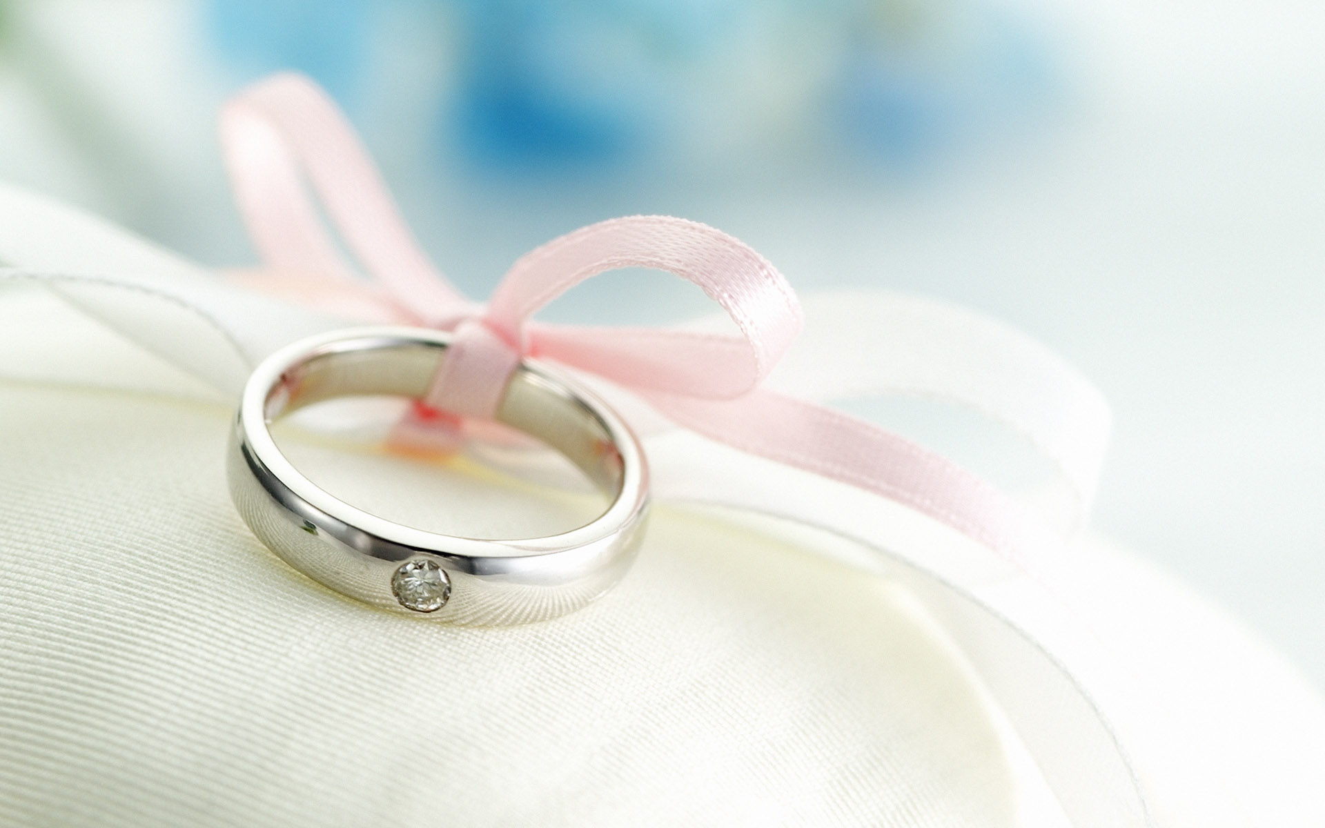 Wedding Rings & Wedding Flowers