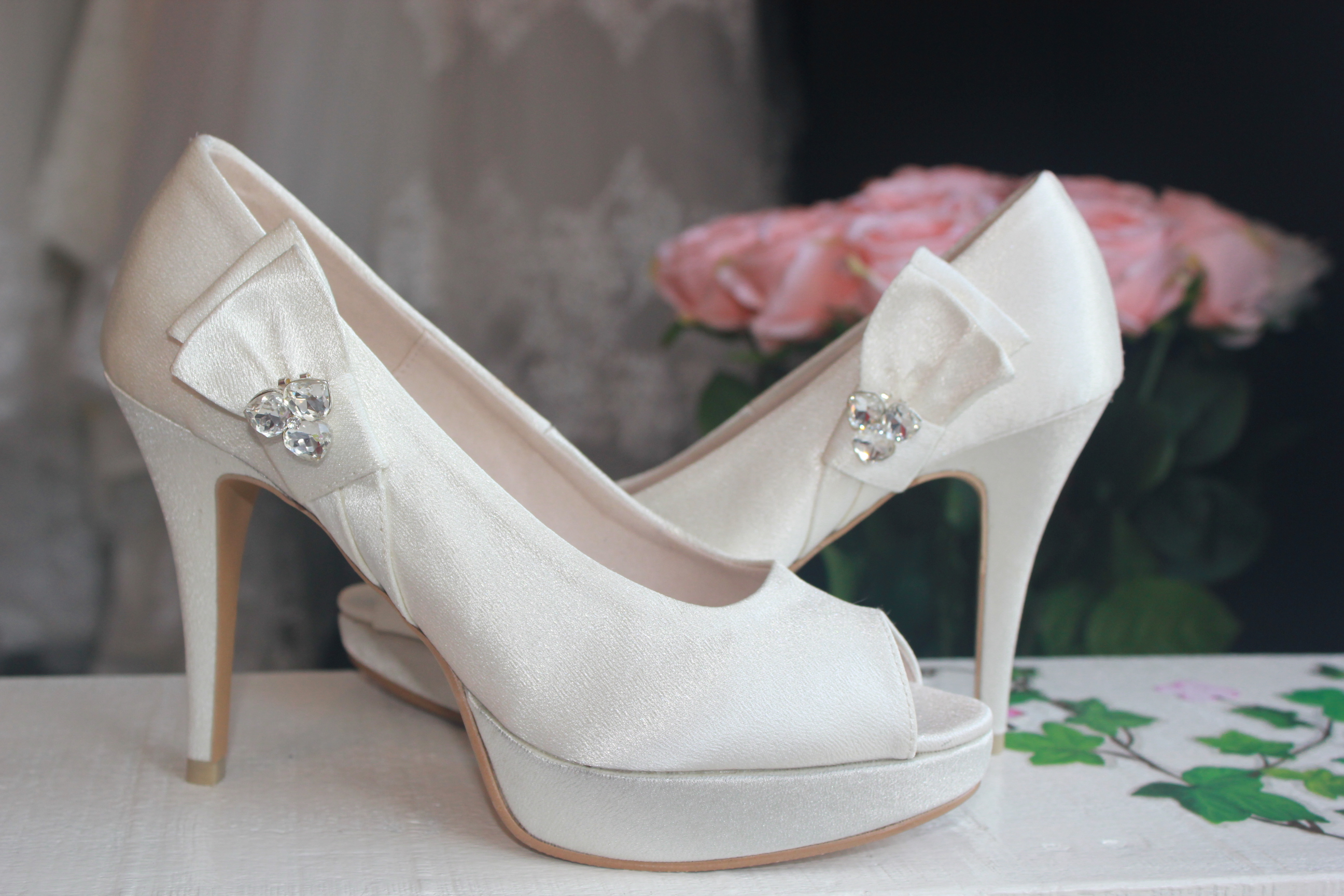 4 Inches Peep Toe Pump With Side Bow