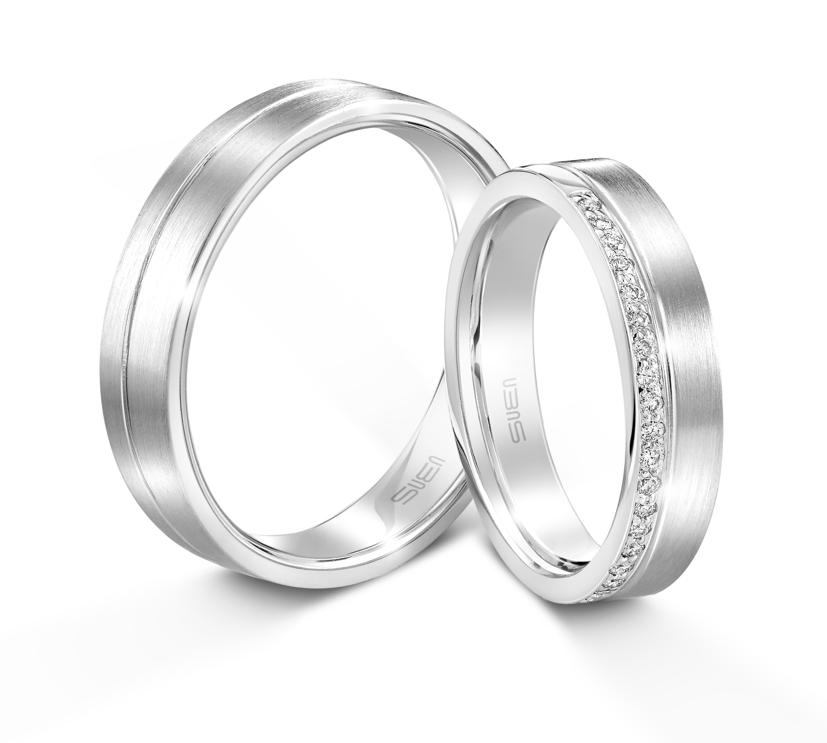 Infinity Collection in 18K White Gold.